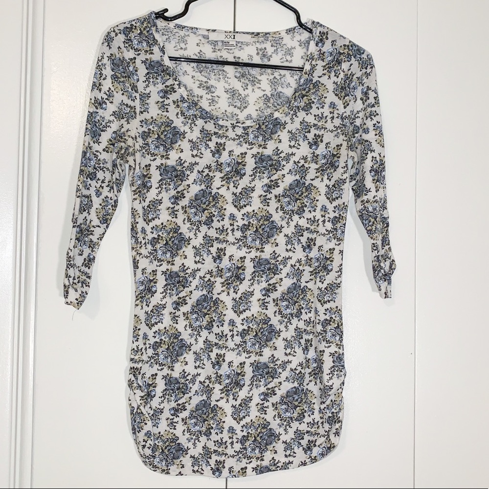 Forever 21 White Blue Floral 3/4 Sleeve Top